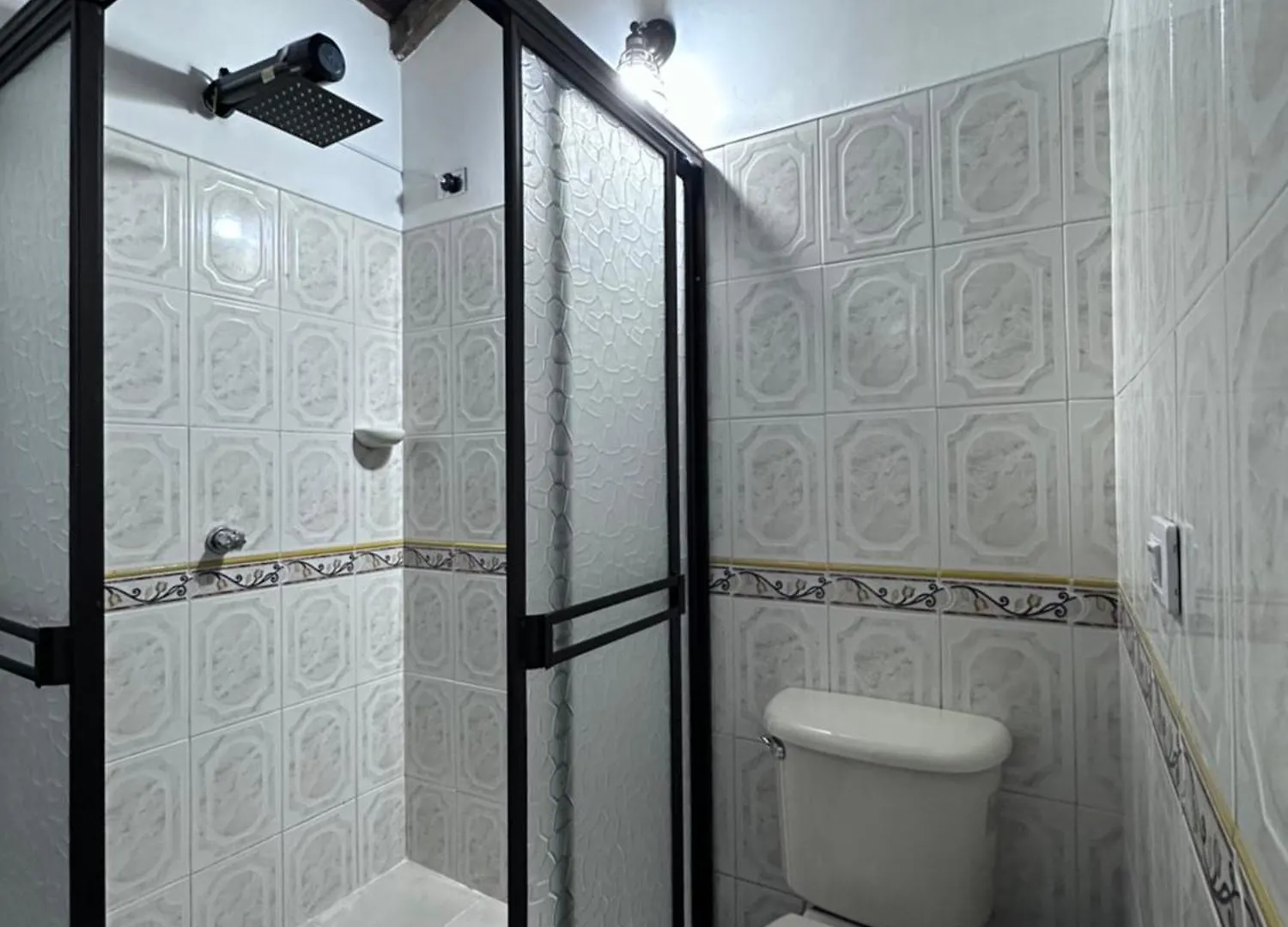 Apartment Traditional Charm Minutes From Provenza With Ac