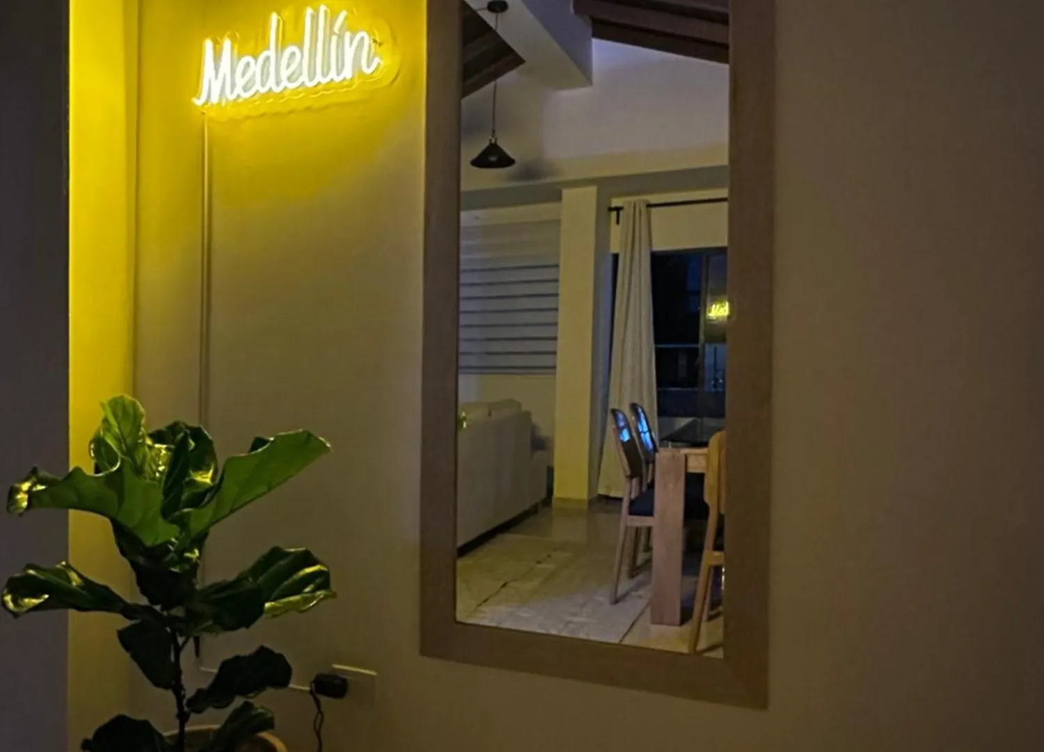 Traditional Charm Minutes From Provenza With Ac Apartment